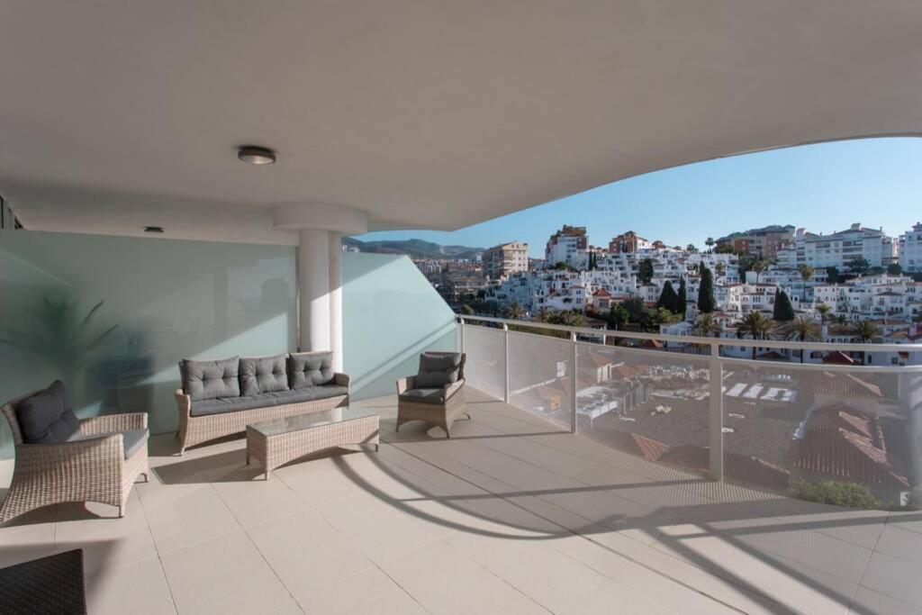 3 Bedroom Luxury Apartment In Benalmadena Exterior photo