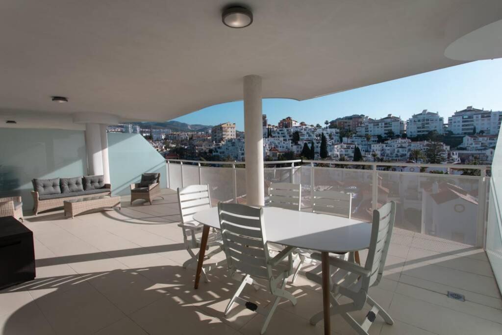 3 Bedroom Luxury Apartment In Benalmadena Exterior photo